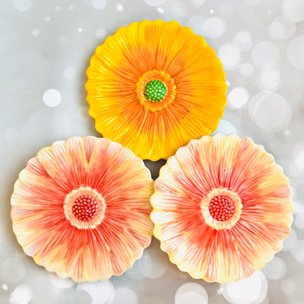 *SOLD* 3x Maxcera hand painted lunch plates - Picture 1 of 3